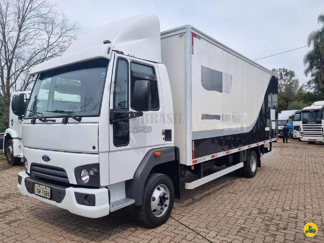 CAMINHAO FORD CARGO 816 Baú Furgão Toco 4x2 Brasil Sul Caminhões PORTAO RIO GRANDE DO SUL RS